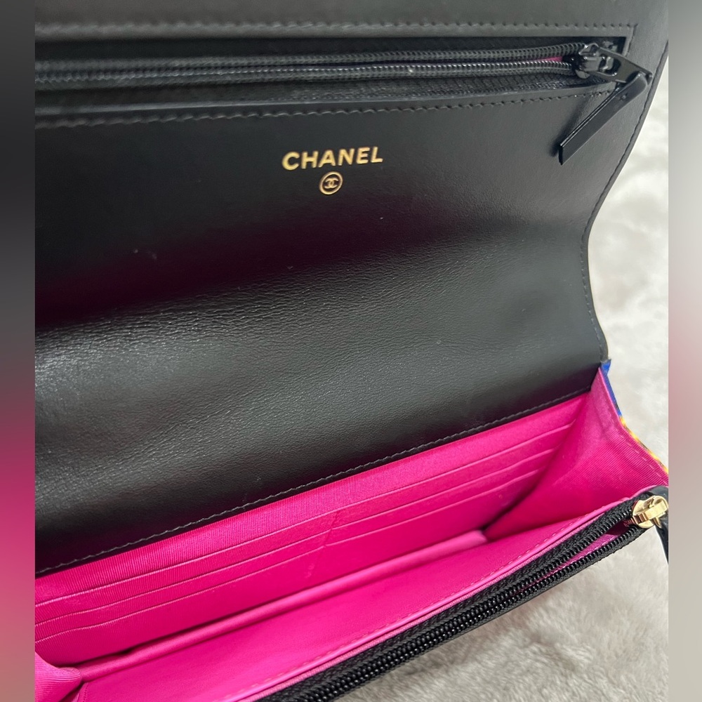 CHANEL Fabric Printed Chanel 19 Wallet On Chain WOC Black Neon Multicolor - Picture 6 of 7